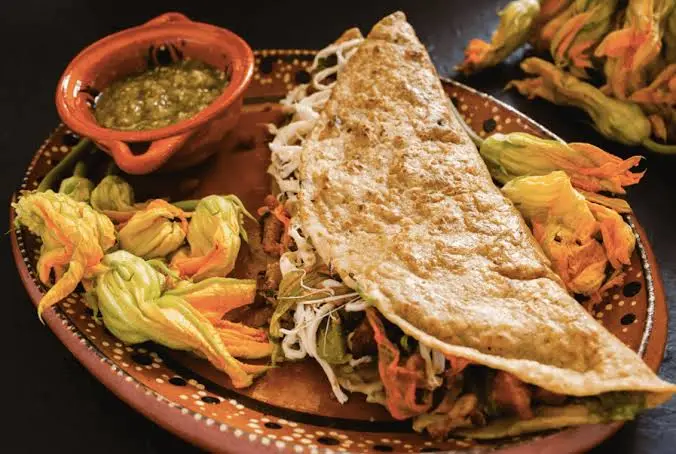 Quesadilla de Flor de Calabaza